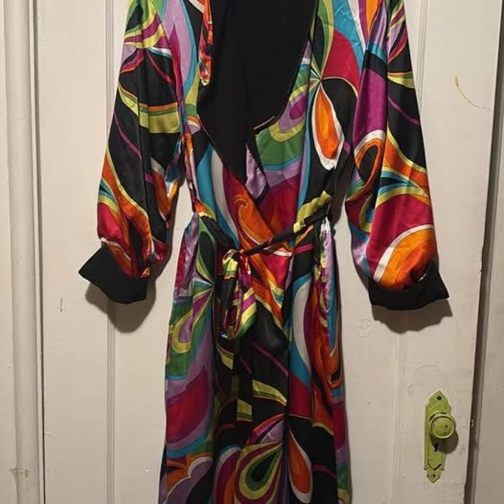 Victoria's Secret Psychedelic Print Robe